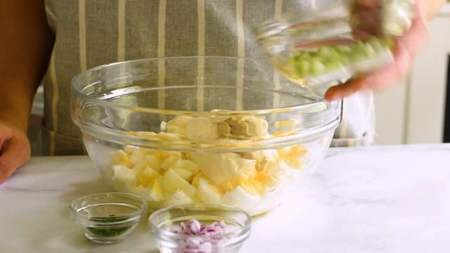 Classic Egg Salad Recipe смотреть онлайн