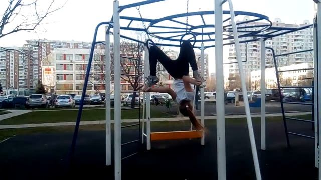 Трюки на кольцах, которые я придумала сама!!! смотреть онлайн