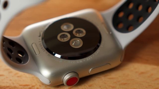 Should you buy the standard Apple Watch Series 3 or the Nike + model? смотреть онлайн