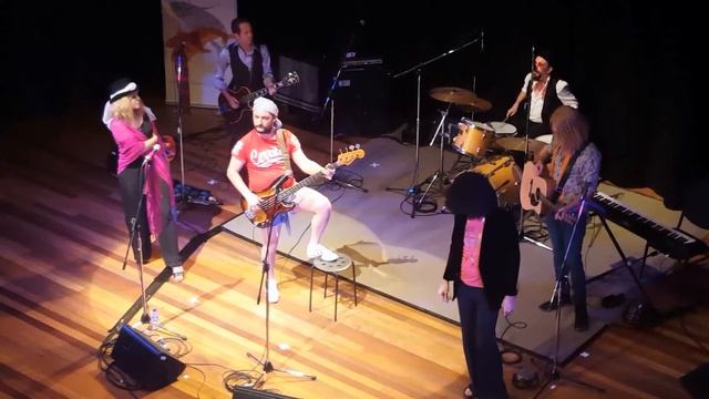 The Chain - The Liner Notes Band. Byron Bay Writers Festival 2015. смотреть онлайн
