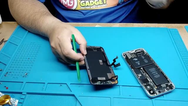 4 Tips Menjaga Screen Anda | iPhone X Screen GELAP #MOMENGADGET смотреть онлайн