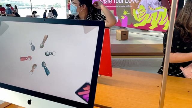 Marina Bay Sands Apple Store In Singapore смотреть онлайн