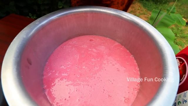 Kuchi Ice Recipe | Strawberry Kuchi Ice | Homemade Strawberry Milkshake | Village Fun Cooking смотреть онлайн