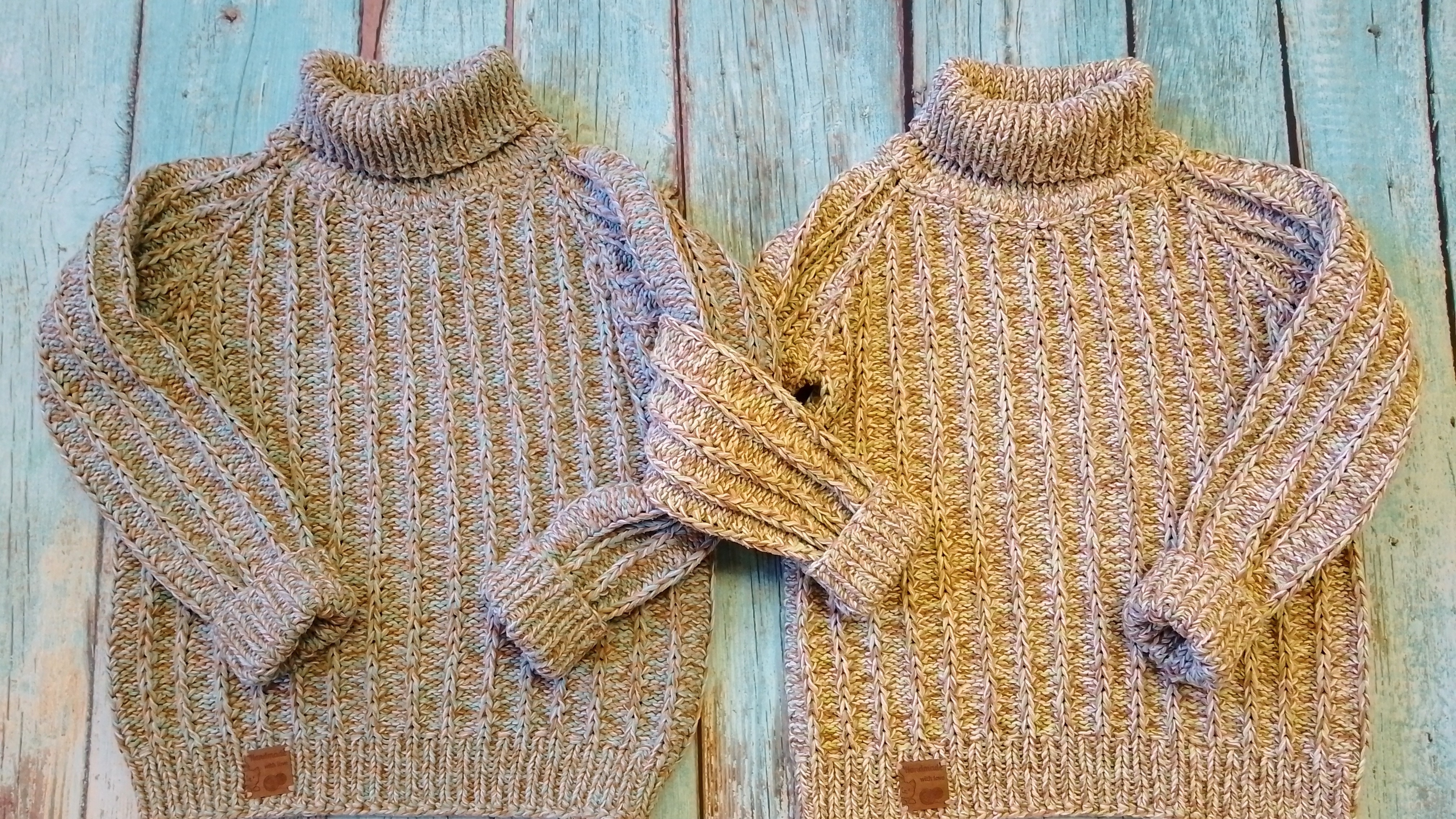 Свитера для двойняшек. Шапка жаккардом / шапка с косами / покупки смотреть онлайн