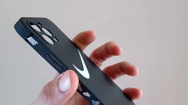 Capinha iPhone Nike Preta смотреть онлайн