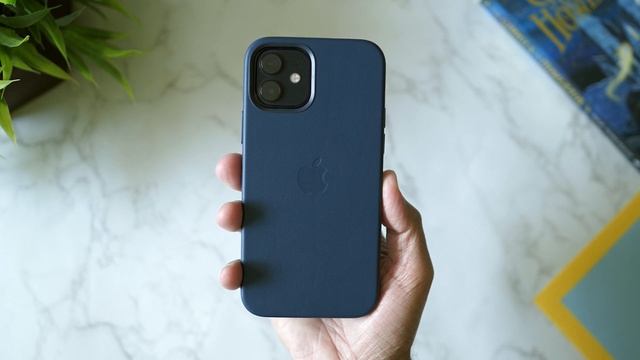 iPhone 12/ Pro Baltic Blue Leather Case + iPhone 12 black = 😍 смотреть онлайн