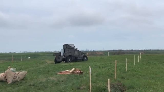 Ланчестер едет смотреть онлайн