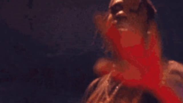 Billie Eilish Sneak Dissed Travis Scott At Her Latest Show смотреть онлайн
