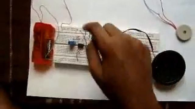 Melody Generator using IC UM3561 смотреть онлайн