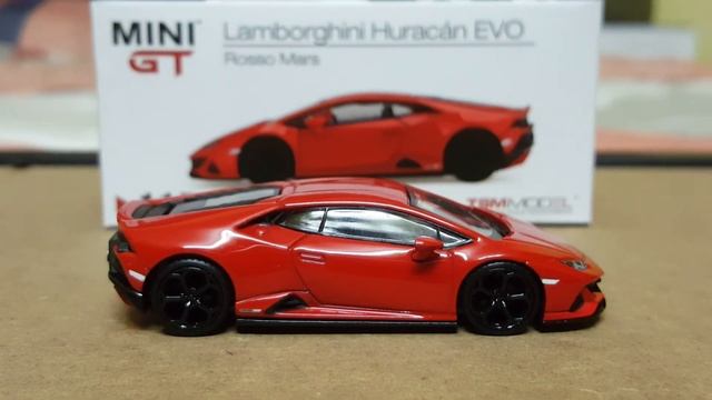MINI GT 1/64 Diecast - Lamborghini Huracan EVO смотреть онлайн