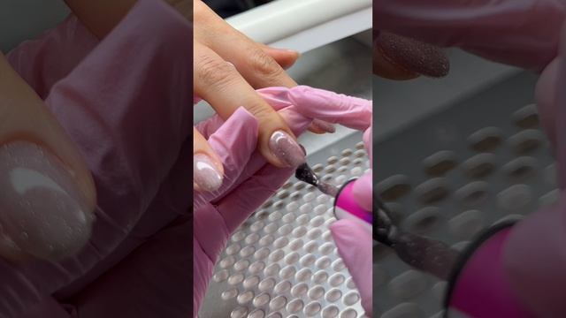 Все этапы маникюра💅
Светоотражающий гель лак