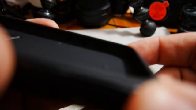 Mophie Helium & Mophie Plus for iPhone 5 or 5s review and comparison смотреть онлайн