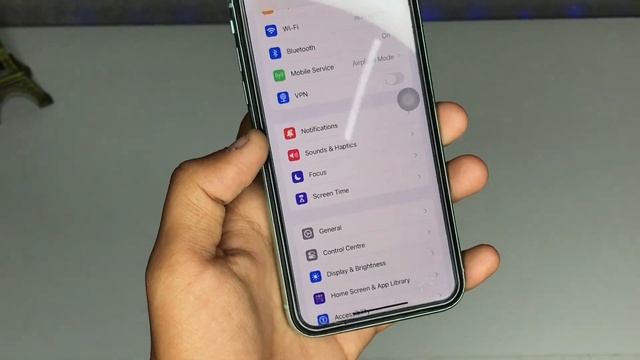 iOS 17.4 update after 1 Week on iPhone 11 || should you update iPhone 11 in iOS 17.4 смотреть онлайн