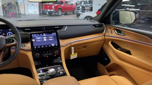 2021 Jeep Grand Cherokee L Summit смотреть онлайн