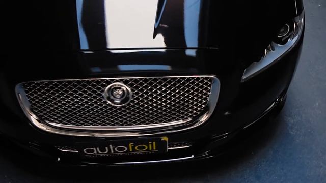 Autofoil: Jaguar XJ L Wrapped in Classic Gloss Black Car Vinyl смотреть онлайн