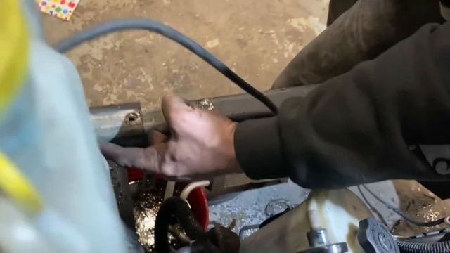 CUMMINS BLOWN ENGINE REMOVAL! HOW TO MODIFY FRONT CROSS MEMBER. смотреть онлайн