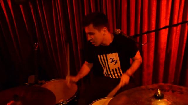 Four Brides - Apple Tree ( Wolfmother cover ) live in CASH PUB смотреть онлайн