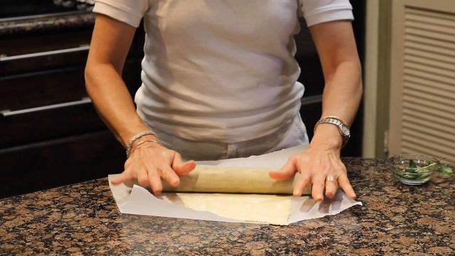 Batshi Cooks With Chutzpah: Beef Burekas Filled with Apples and Dry Fruit. смотреть онлайн