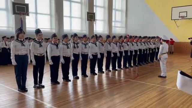 Смотр строя и песни | 4 "б" класс смотреть онлайн