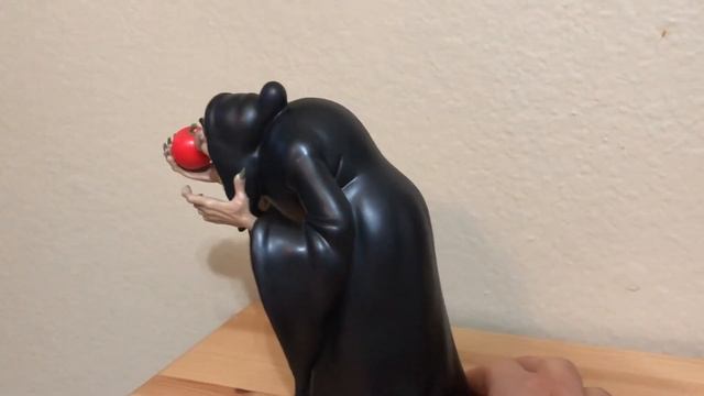 WDCC Witch “Take The Apple, Dearie” Walt Disney Classic Collection смотреть онлайн