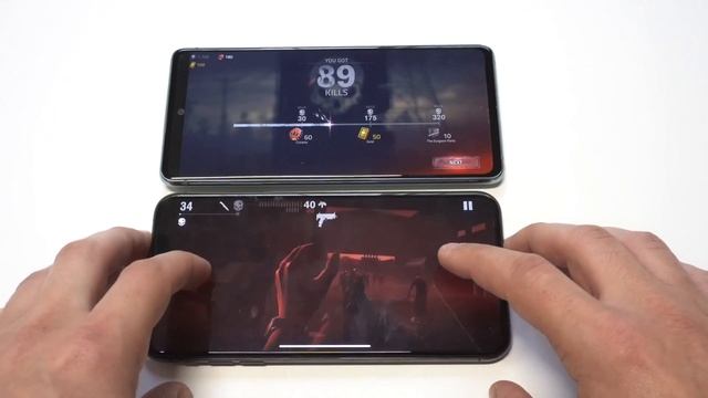 Galaxy S20 FE Fan Edition vs Iphone XS Max - Display & Gaming Comparison смотреть онлайн