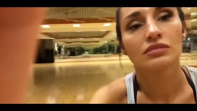 Антигравитационный чехол для iPhone смотреть онлайн