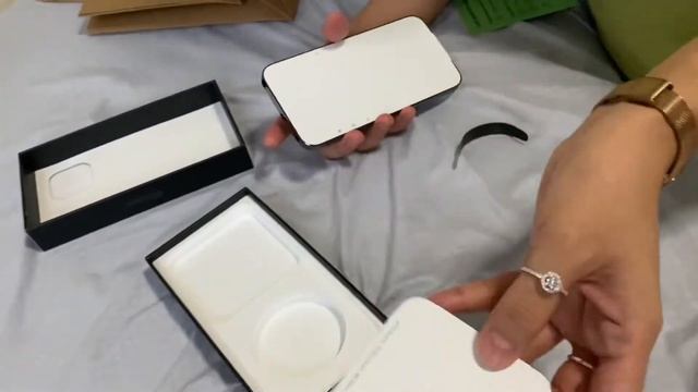 Iphone 13 pro max Alpine green Unbox./Whats Inside? Hmmmm? смотреть онлайн