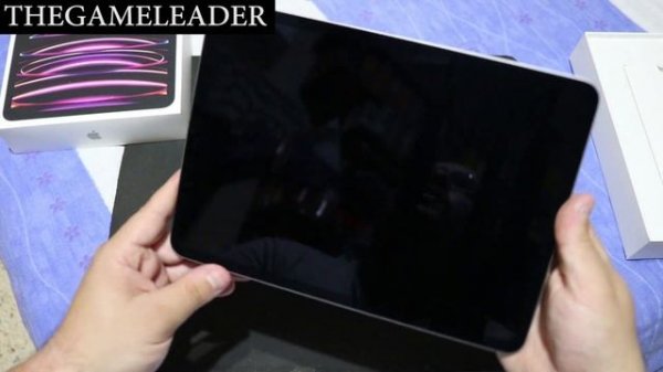 Apple iPad Pro 11" 2022 (4th Gen) M2 Chip [128GB] Space Grey - Unboxing + Start Up