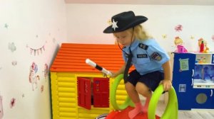 Ника и её забавная история с папой про полицейского