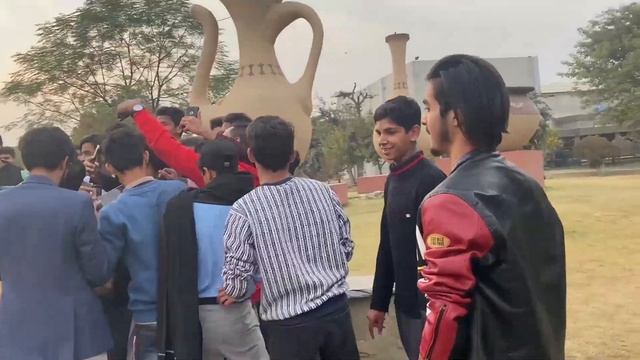 MALIK GANG MEETUP || KASHIF IQBAL GAVE IPHONE Xs MAX!!! смотреть онлайн