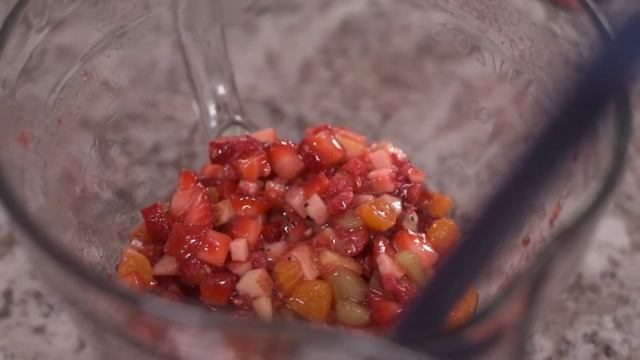 DIY Cinnamon Sugar Chips and Fruit Salsa! Chef Paisley Does it Again смотреть онлайн