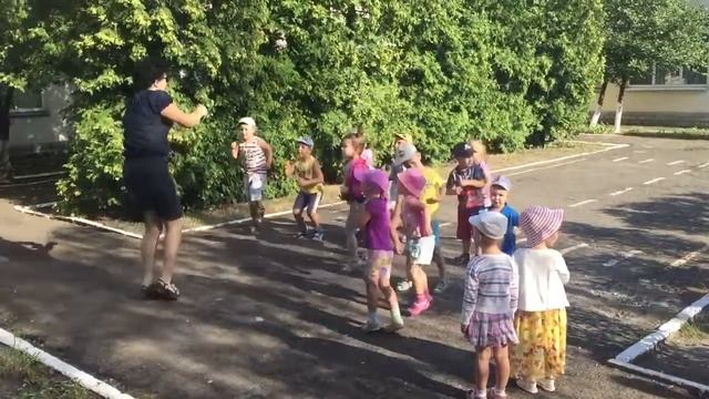 Утренняя зарядка в садике
