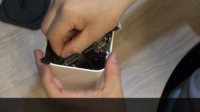 【Air Mac HDD交換】Apple AirMac Time Capsule HDD Replacement смотреть онлайн