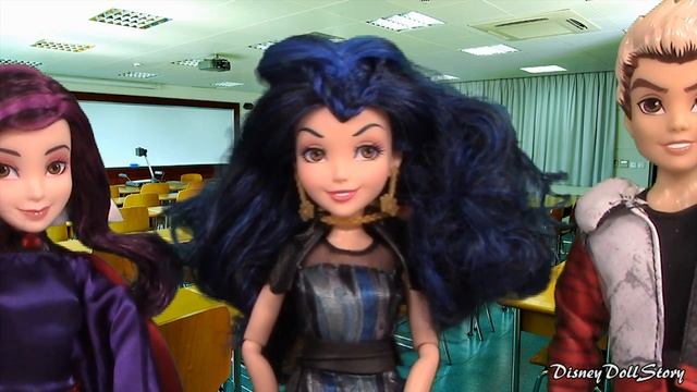 Doppelganger Mal has an Apple for Prince Ben - Part 1- Looks Can't Deceive Descendants Disney смотреть онлайн
