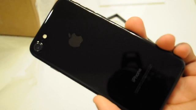 UNBOXING MY JET BLACK IPHONE 7 | HizzleNizzle смотреть онлайн