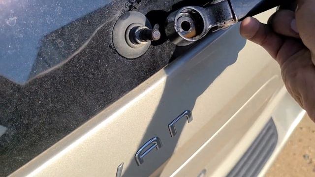 Dodge Grand Caravan - REAR WIPER ARM REMOVAL / REPLACEMENT (2001 - 2007) смотреть онлайн