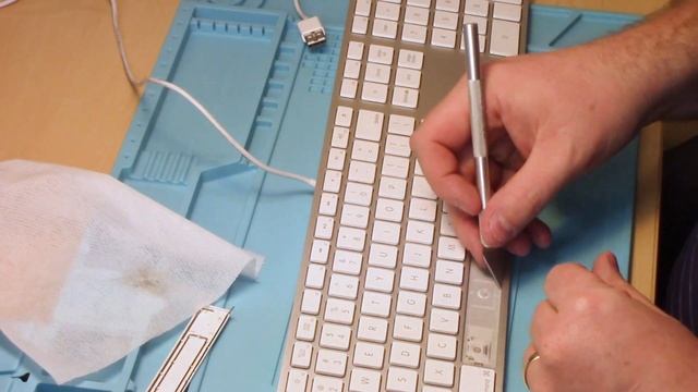How to clean Apple keyboard keys смотреть онлайн