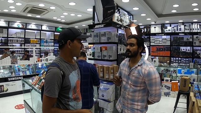 Iphone & Laptop Prices In Dubai.ఐఫోన్ ఇంత ఛీపా😱 смотреть онлайн