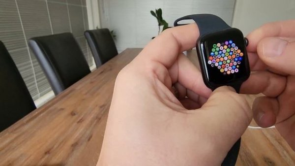 Apple Watch SE (2nd Gen) [GPS 44mm] Smart Watch w/Midnight Aluminium Case & Midnight Sport Band