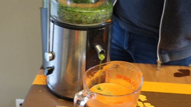 Healthy benefits of carrot 🥕 celery apple 🍎 garlic 🧄 ginger 🍋 cocumber juice to our body смотреть онлайн