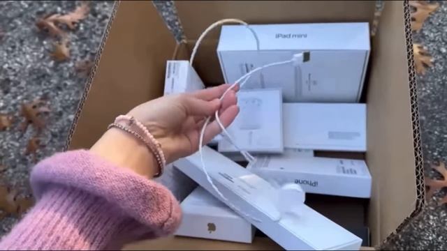 I Found Apple, Versace, Ray-ban & EXPENSIVE Brands In The Dumpster смотреть онлайн