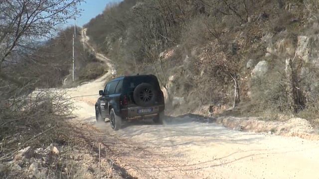 LAND ROVER DEFENDER 90 TEST DRIVE