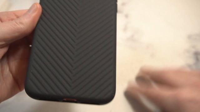 OtterBox Figura Series Case for iPhone 11 (only at Apple) Review смотреть онлайн