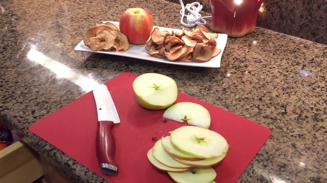 Super Healthy Homemade Apple Chips! смотреть онлайн