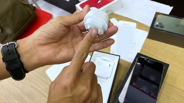 Mở hộp iPhone 11 Pro Max chính hãng! смотреть онлайн