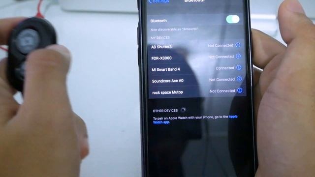 Review Remote Shutter for iPhone 11 Pro, It's Fantastic | iBroewnis смотреть онлайн