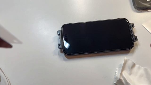 ZAGG InvisibleShield Glass Elite Privacy 360 iPhone 15 Pro Screen Protector Review смотреть онлайн