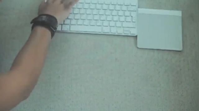 Apple Magic Trackpad Trick on a soft surface смотреть онлайн
