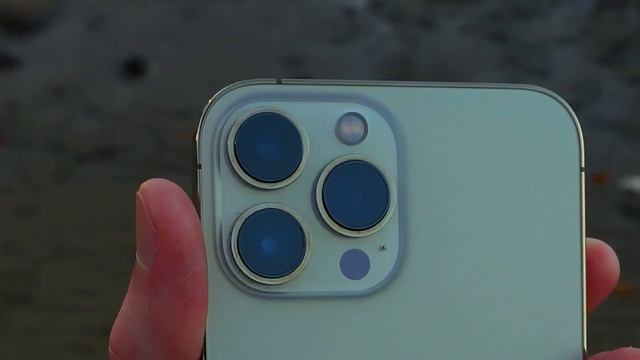Is THIS the BEST CHOICE iPhone of 2023?? смотреть онлайн