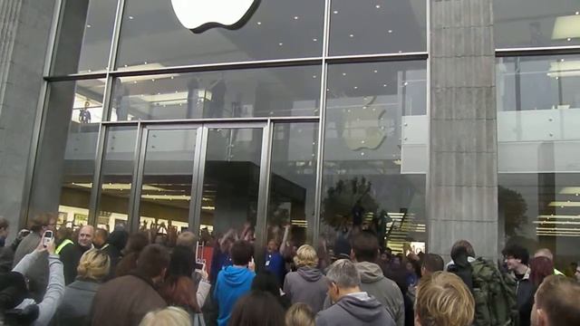Apple Store Hamburg Jungfernstieg Germany смотреть онлайн